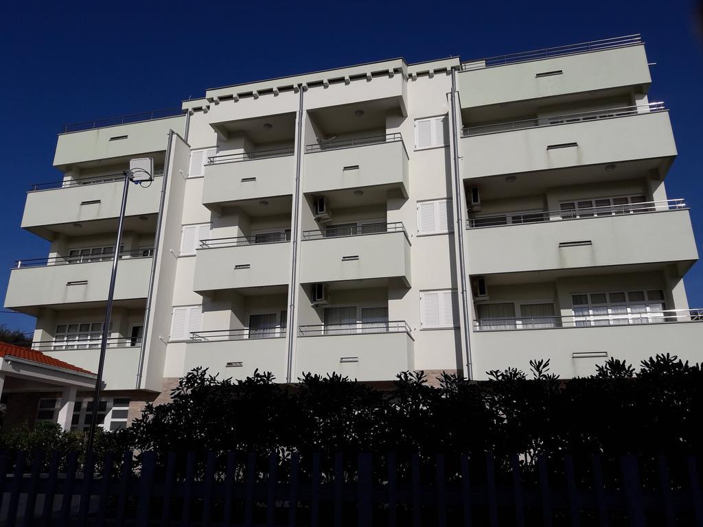 Villa Laurus Kožino Buitenkant foto